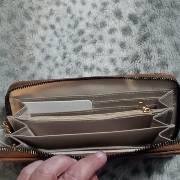 HALSTON WALLET - Picture 5 of 6